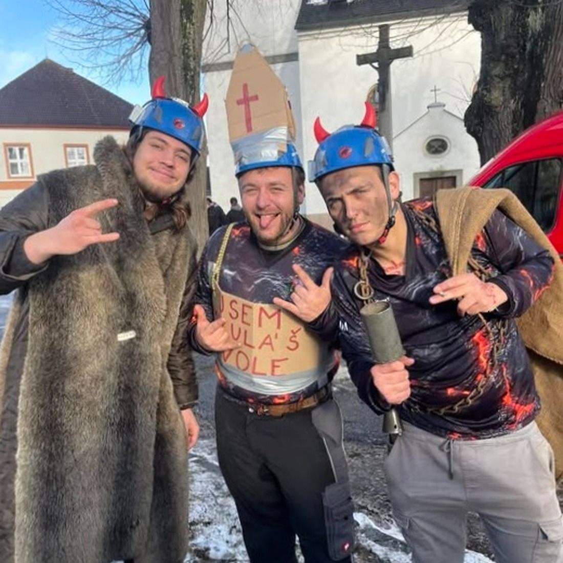 Soutěžní fotografie - čerti s Mikulášem na soutěži,  Kraj Vysočina