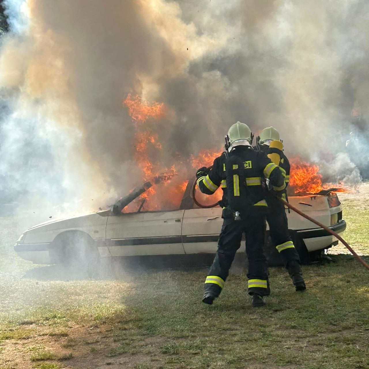 Soutěžní fotografie - Taneček u požáru OA,  Středočeský kraj