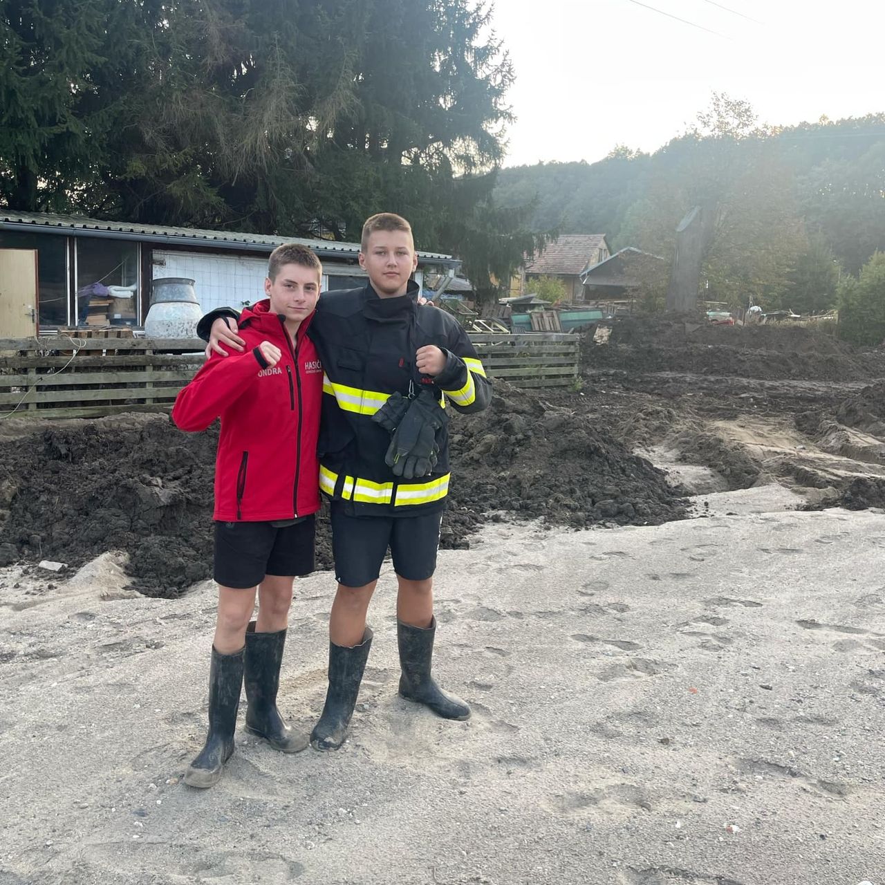 Soutěžní fotografie - Jeseniky. Pomoc po povodních.,  Zlínský kraj