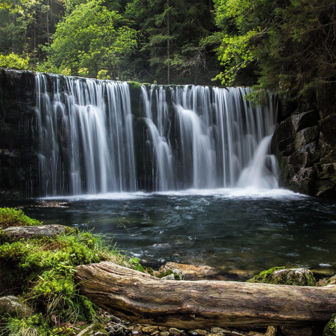 Soutěžní fotografie - Voda padá,  Bílé Labe - Balvanový vodopád