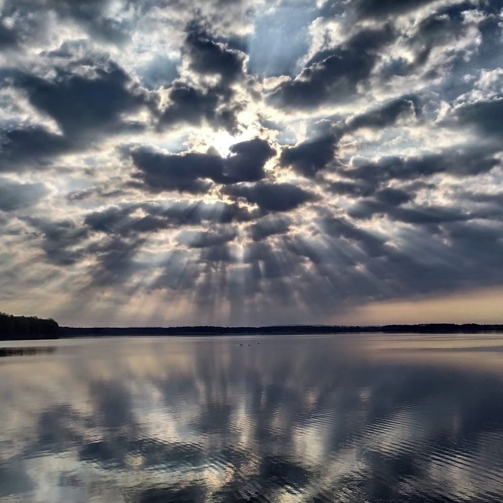 Soutěžní fotografie - Nebe před bouřkou,  rybník Rožmberk