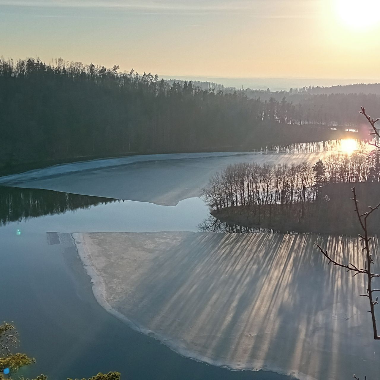 Soutěžní fotografie - Sečská přehrada od zříceniny Oheb,  Přehrada Seč