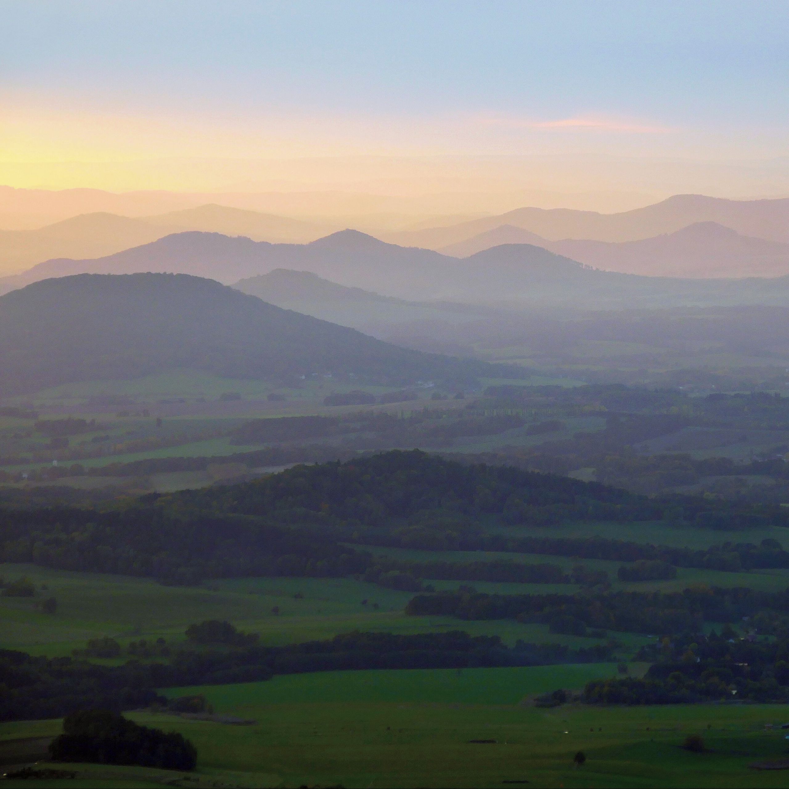 Soutěžní fotografie - Středohorské vlnění,  Ještěd