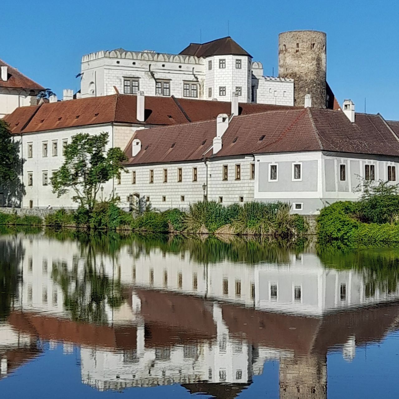 Soutěžní fotografie - Pohled na hladinu,  Jindřichův Hradec