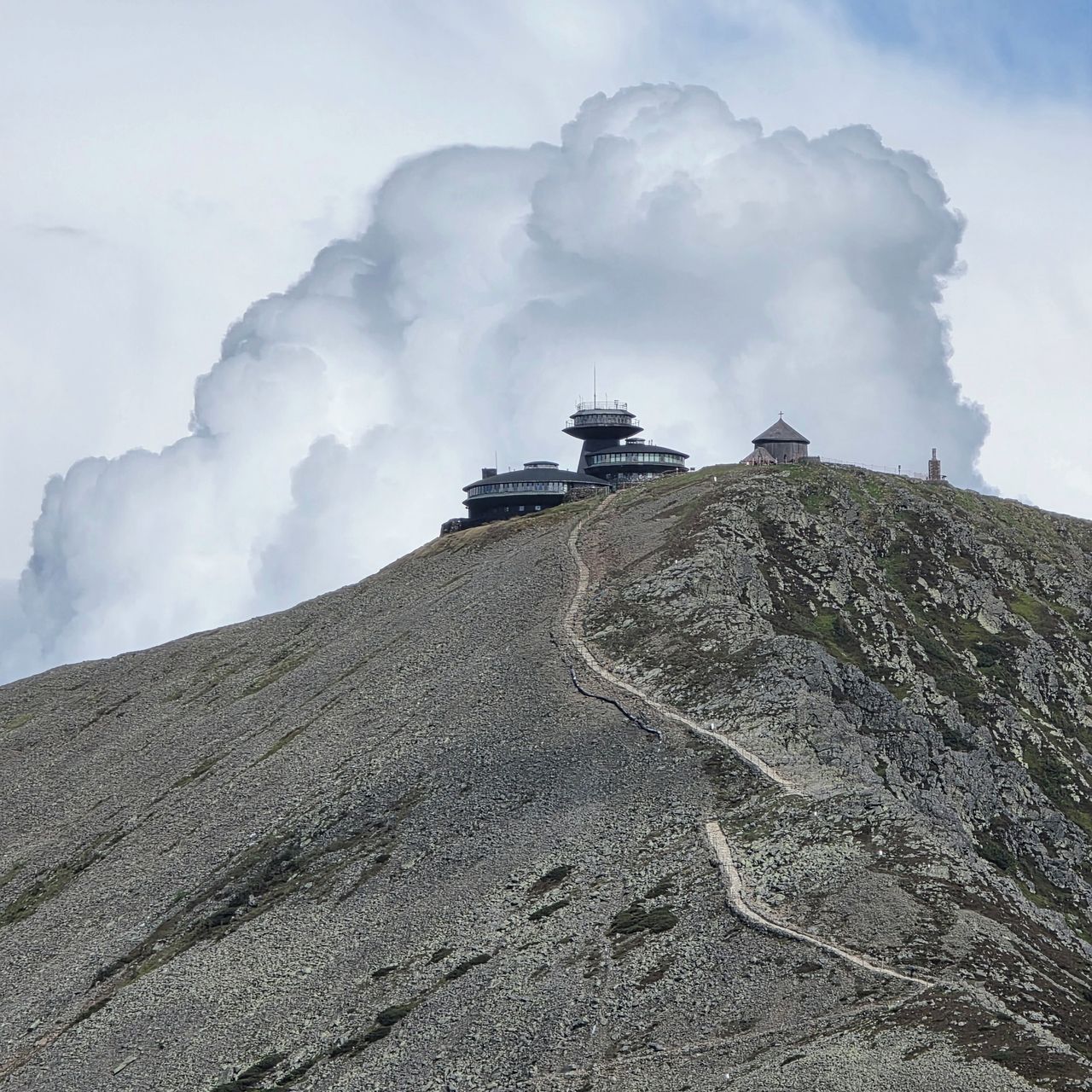 Soutěžní fotografie - Sněžka v oblacích,  Krkonoše