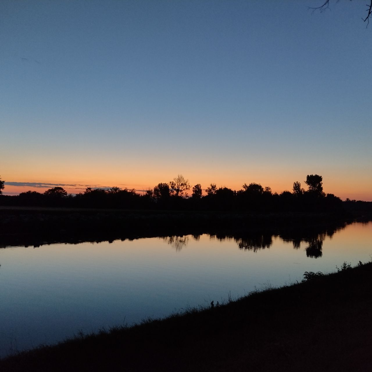 Soutěžní fotografie - Řeka Morava po západu slunce,  Veselí nad Moravou