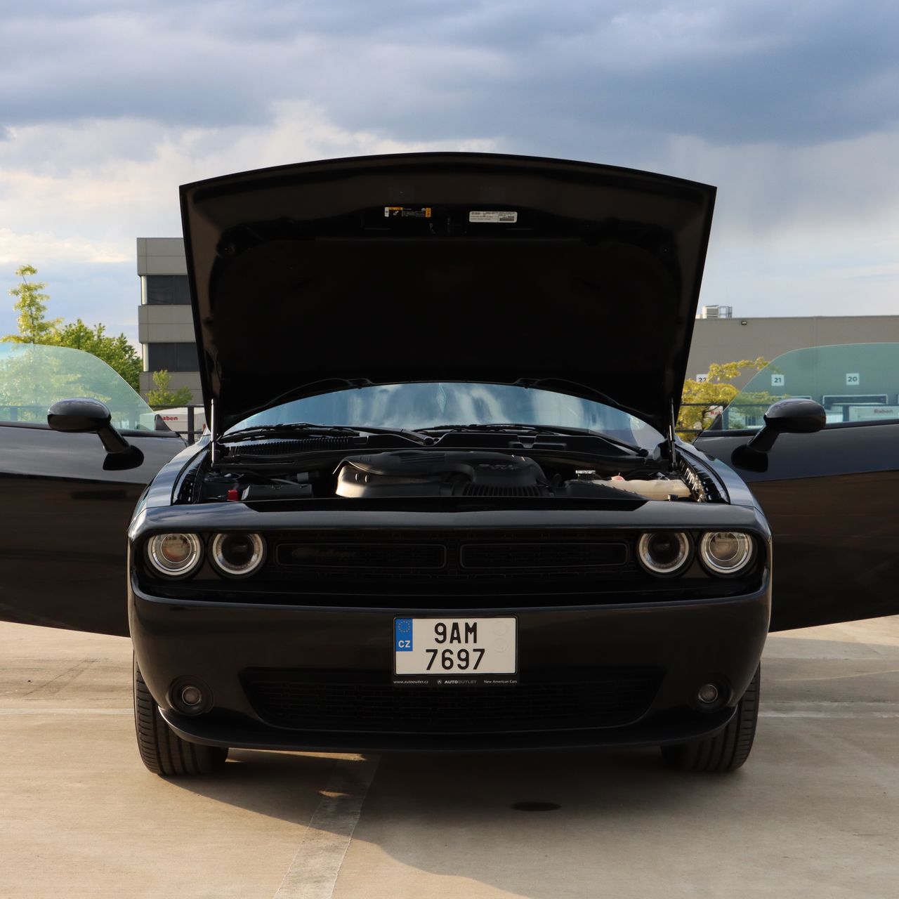 Soutěžní fotografie - All Black,  Dodge Challenger SXT