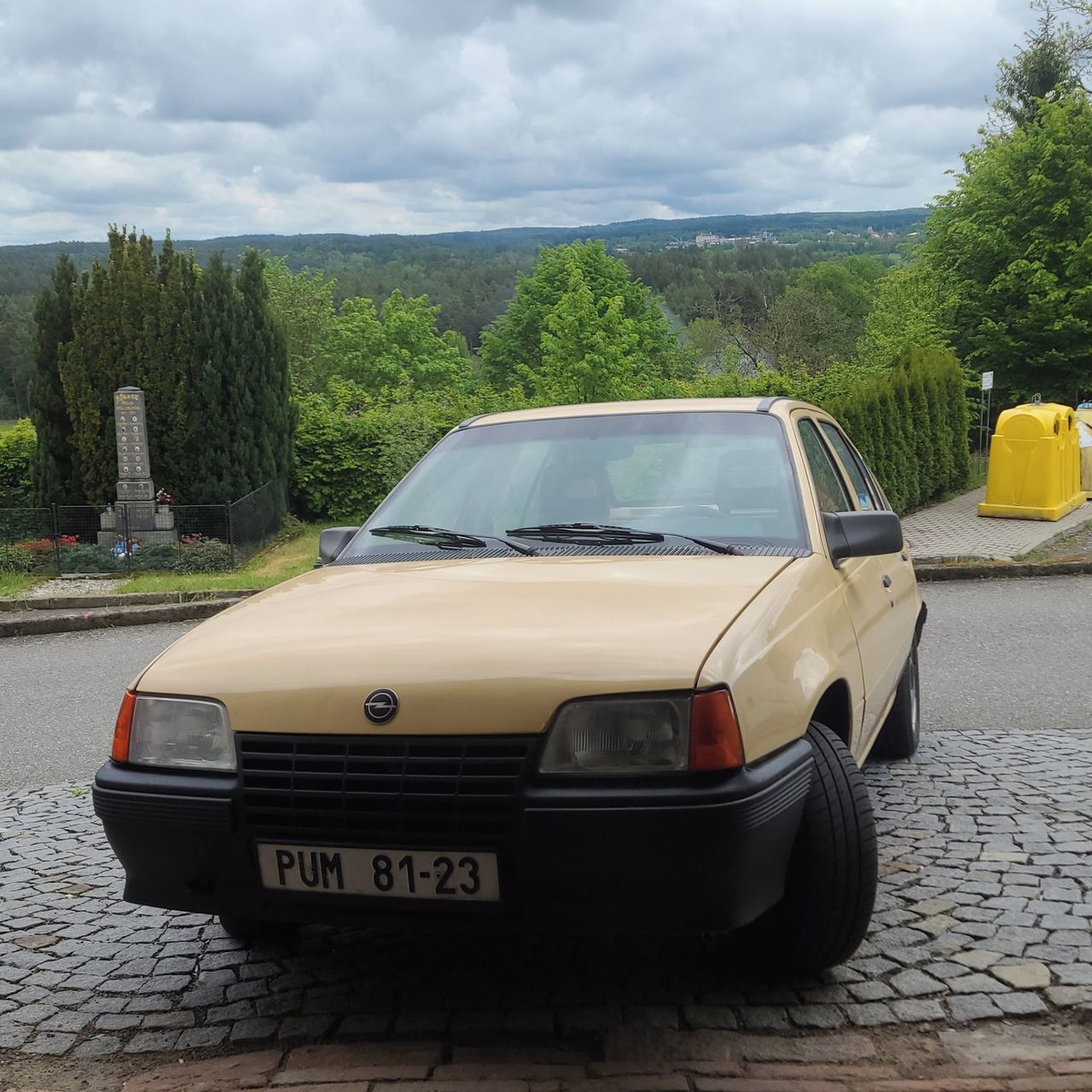 Soutěžní fotografie - Kaďour,  Opel Kadett E