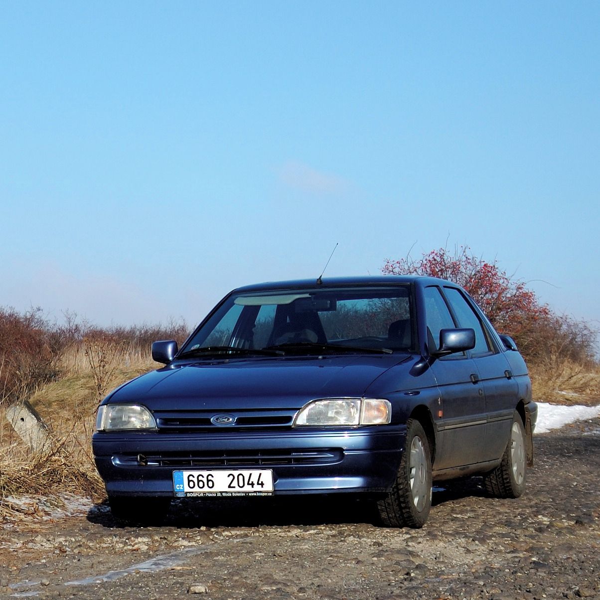 Soutěžní fotografie - Esko,  Ford Escort MkV 1,8 16V Ghia