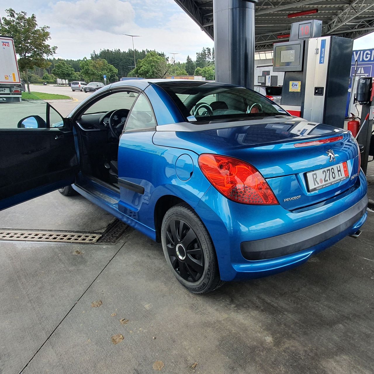 Soutěžní fotografie - Peugeotek,  Peugeot 207cc