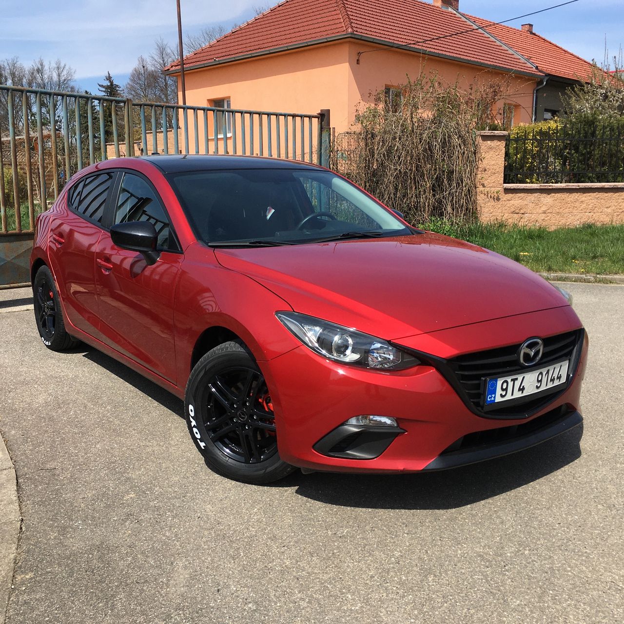 Soutěžní fotografie - Karkulka,  Mazda 3